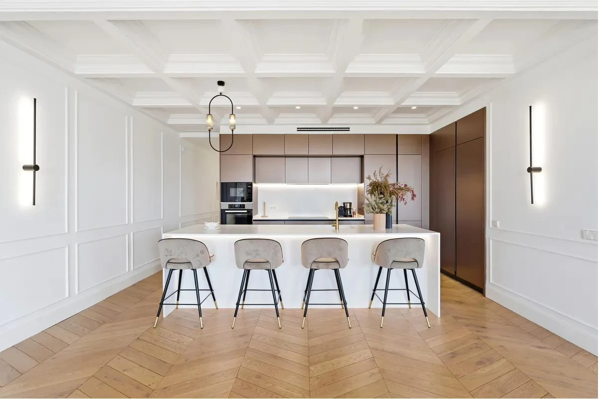 Cocina con techo artesonado en O'Donnell 7